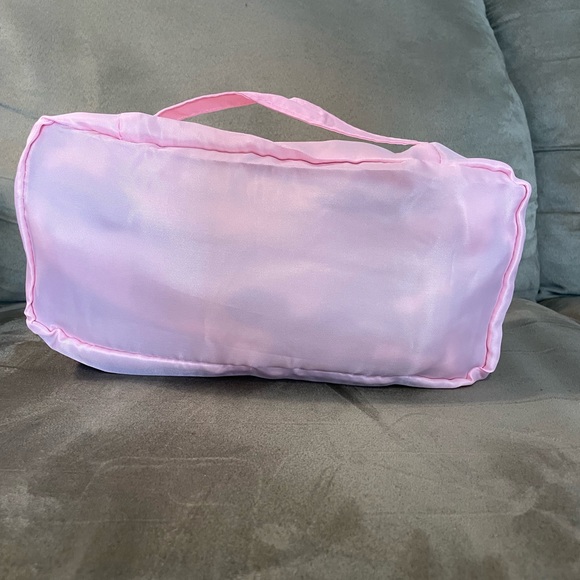 NEW Hello Kitty Travel Bag - Picture 5 of 5